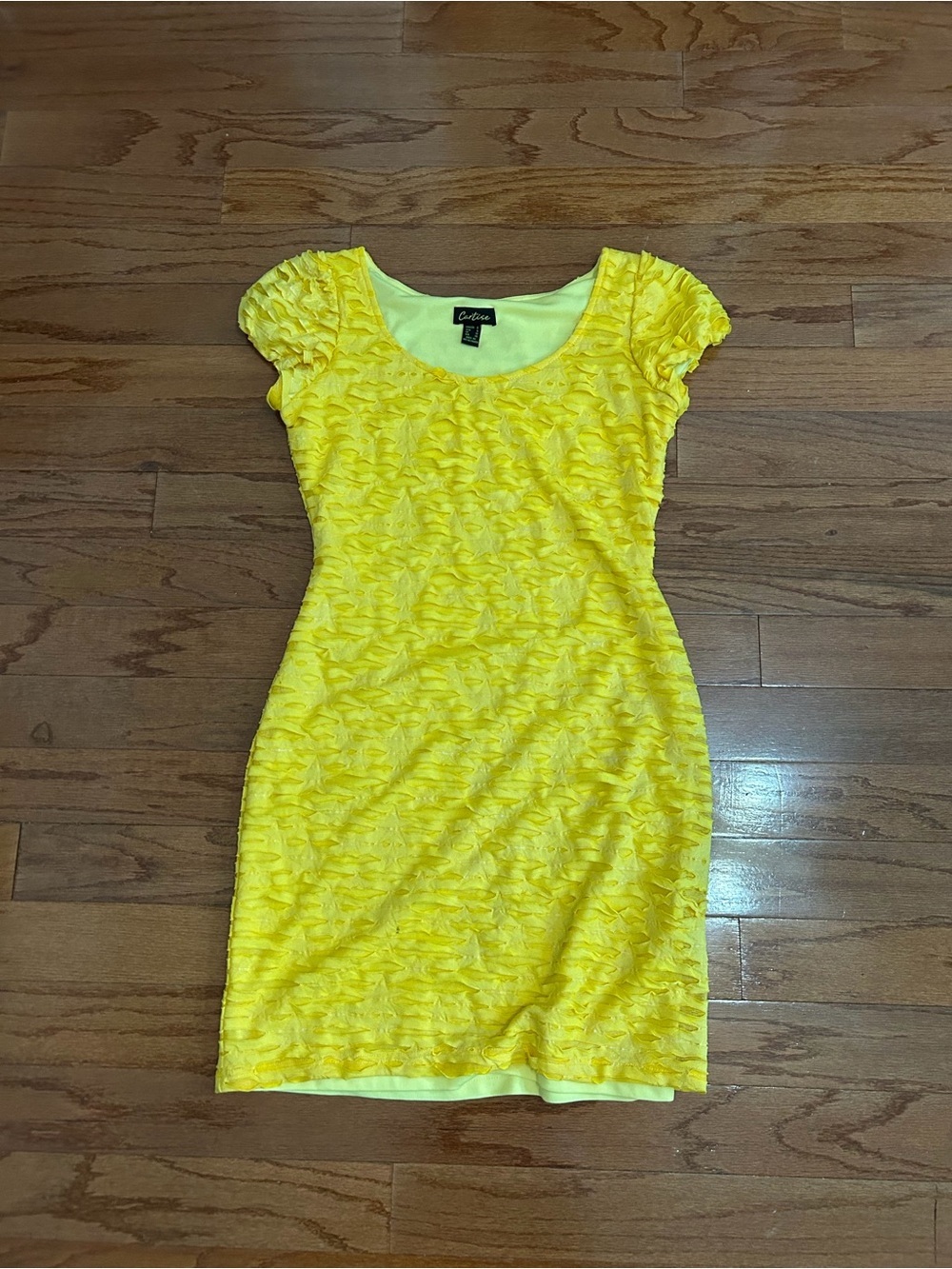 Cartise Yellow Textured Bodycon Dress Size 6 Y2K Cocktail Party Statement - Picture 4 of 9